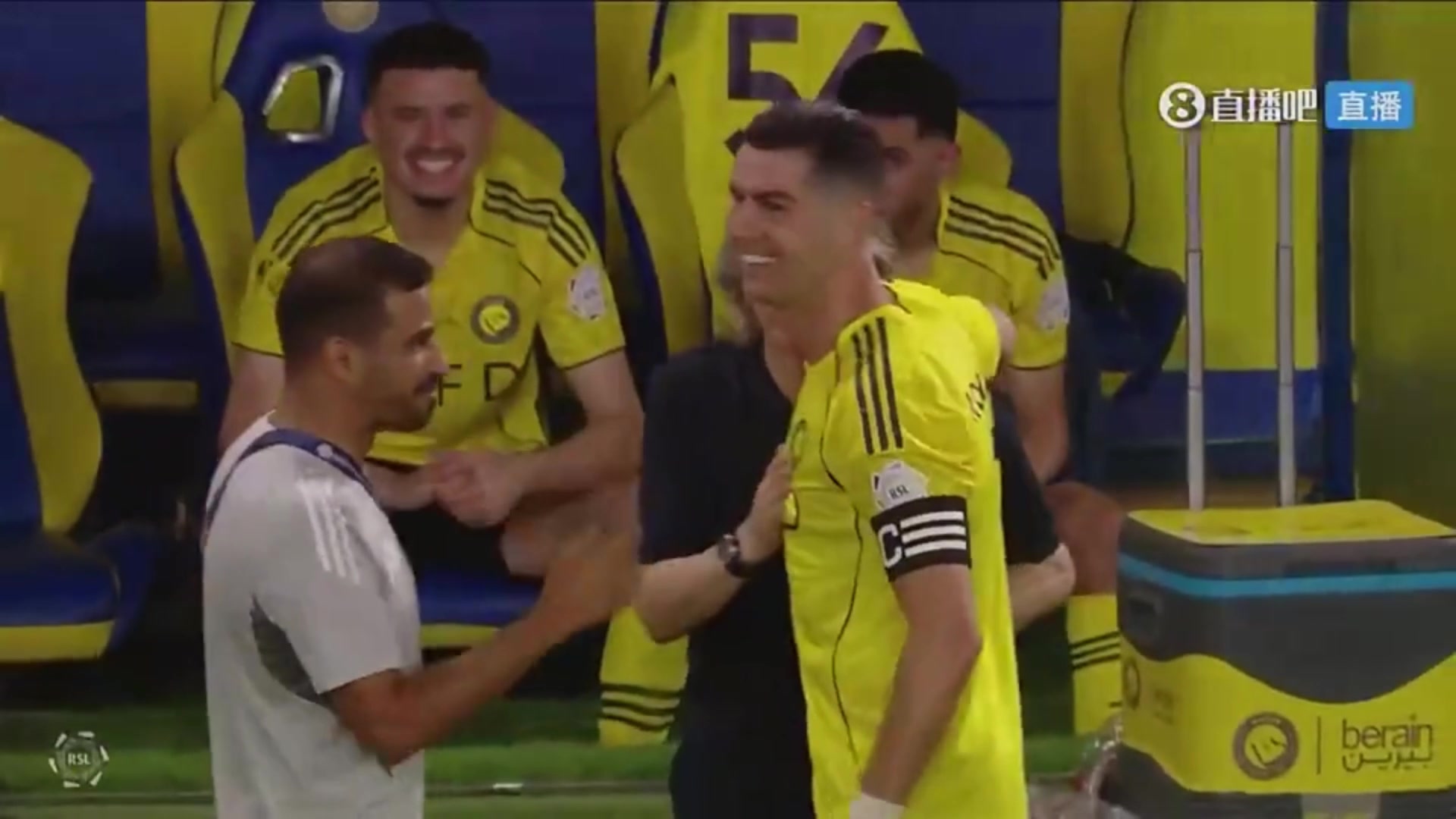 星空体育app-利雅得胜利主帅询问C罗是否愿意被换下，C罗点头同意