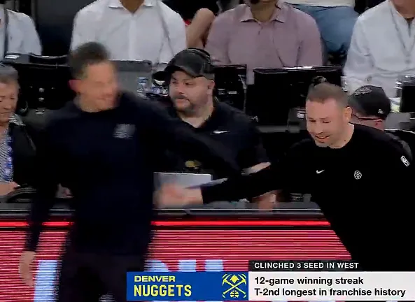 爱游戏官网-掘金豪取12连胜结束常规赛，追平队史第二长连胜纪录